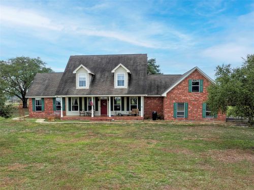 2040 W Guenther Ln, La Grange, TX, 78945-6071 | Card Image