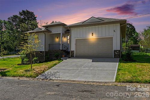2225 Irma St, Charlotte, NC, 28216-4630 | Card Image