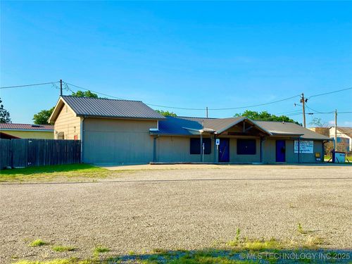 711 N Steele Ave, Cushing, OK, 74023-2248 | Card Image