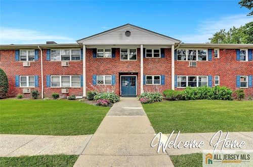 3204-32 Woodedge Ave, Edison, NJ, 08817-3916 | Card Image