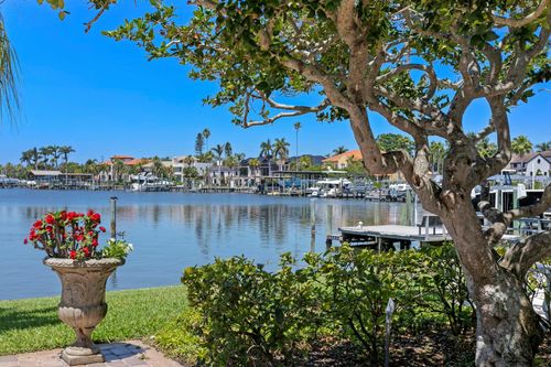 321 Brightwaters Blvd Ne, ST PETERSBURG, FL, 33704-3709 | Card Image