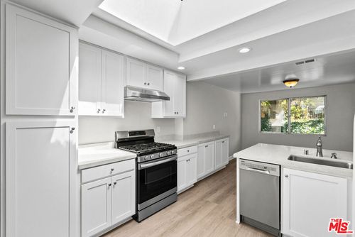 26851 Oak Branch Cir, Newhall, CA, 91321-1454 | Card Image