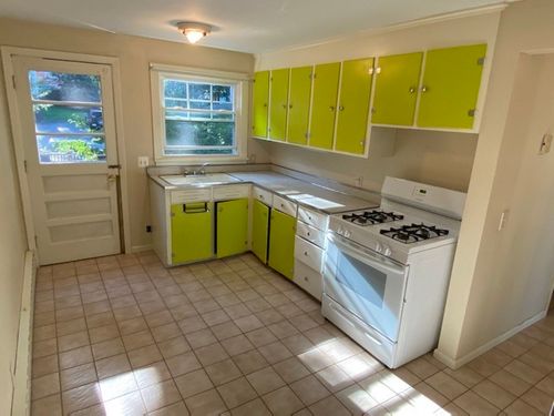 c-47 Summer St, Northampton, MA, 01060-2240 | Card Image