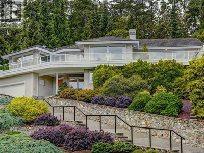 4666 Boulderwood Dr, House other with 3 bedrooms, 3 bathrooms and 4 parking in Victoria BC | Image 1