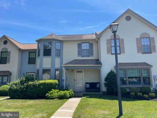 27 Stratton Ct, Robbinsville, NJ, 08691-3109 | Card Image