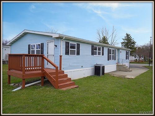 472 Chestnut Dr, Lockport, NY, 14094-9168 | Card Image