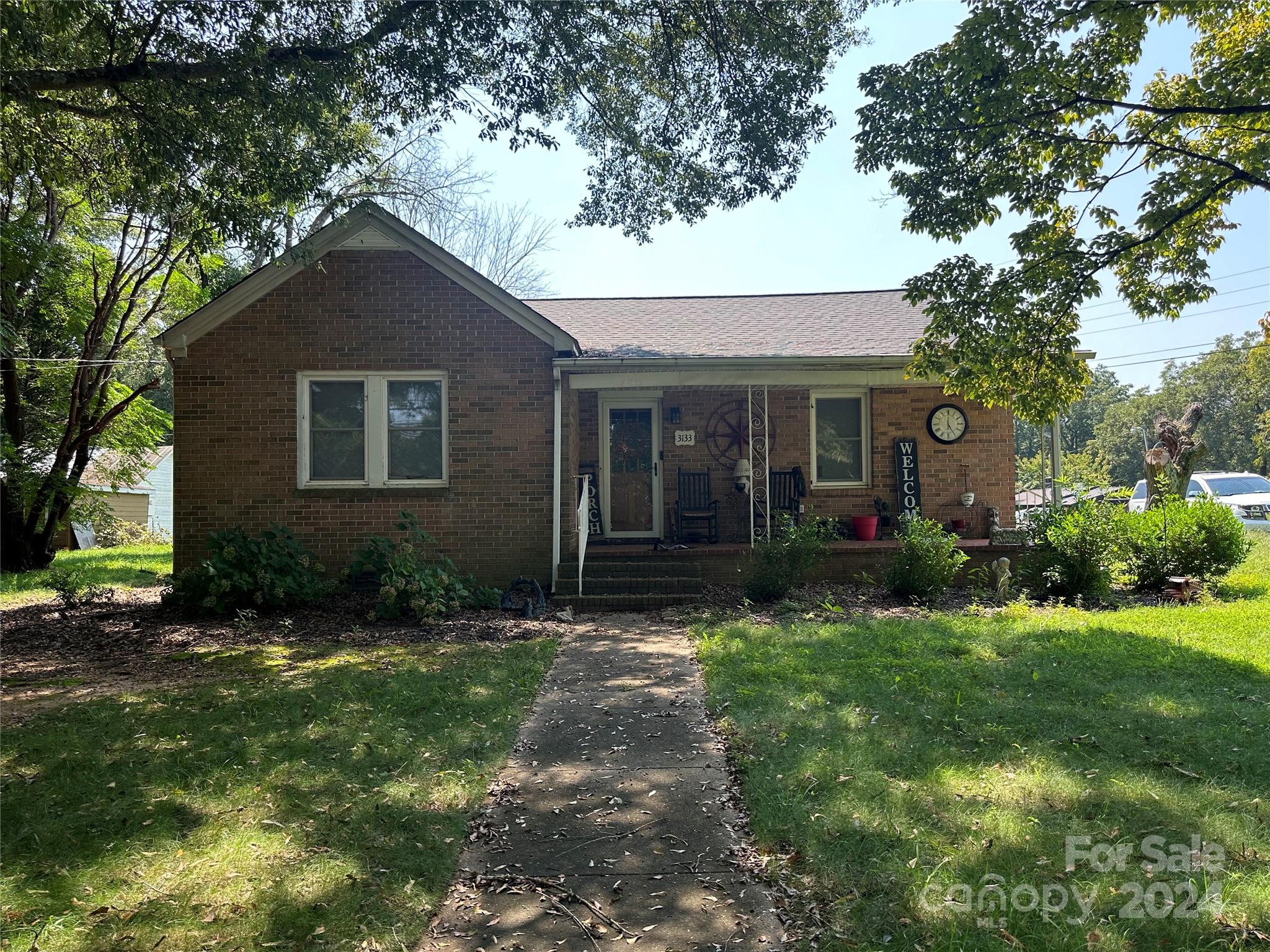 Catawba St, Claremont, NC 28610