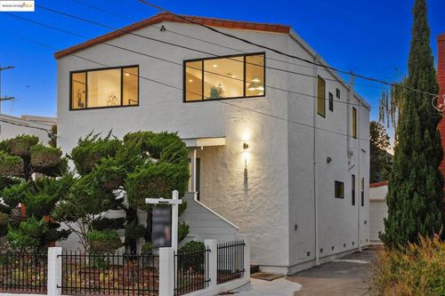 1207 Cedar St, Berkeley, CA, 94702-1326 | Card Image