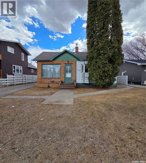 602 8th Ave W, Nipawin, SK, S0E1E0 | Card Image