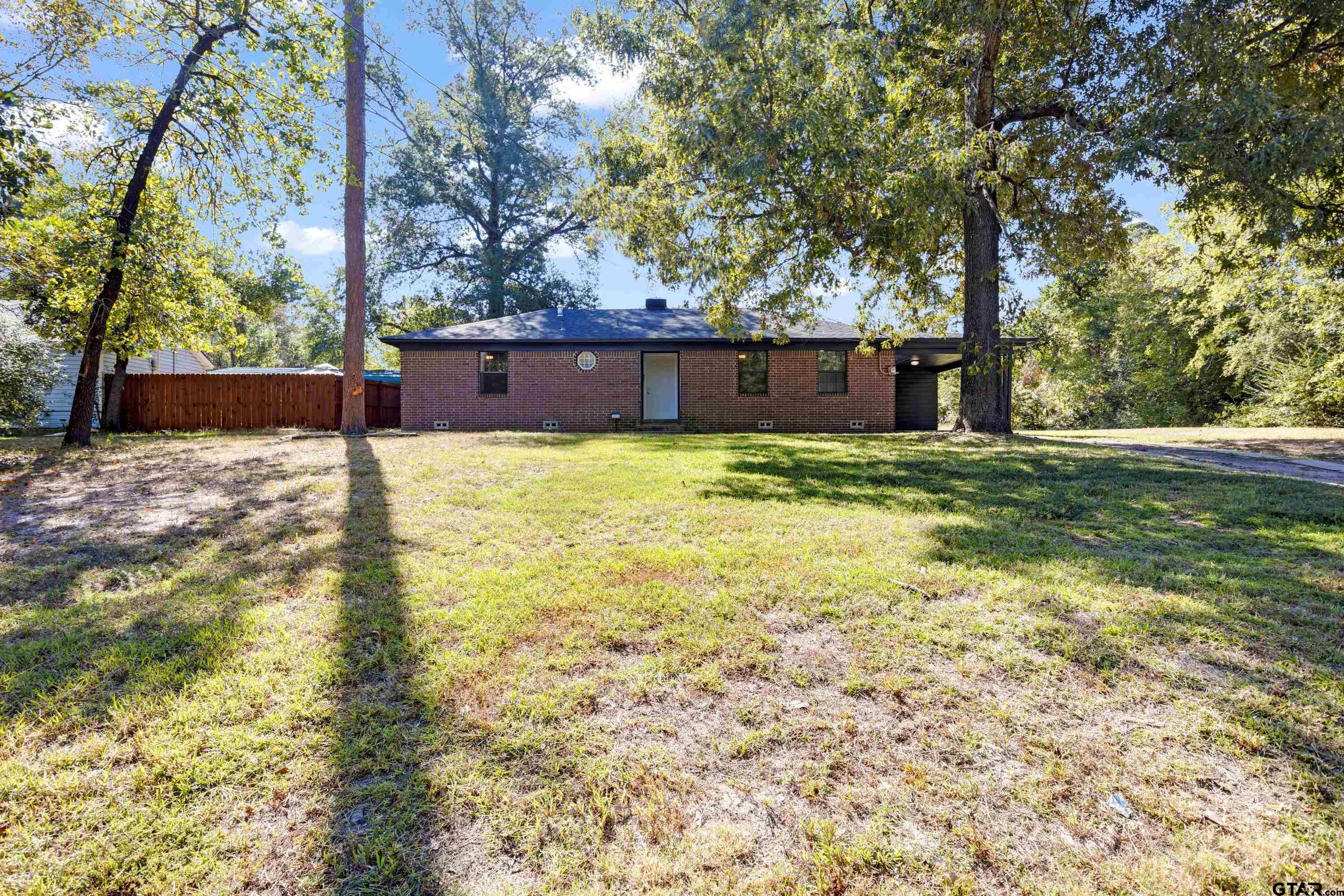 Shady Ln, Tyler, TX 75702