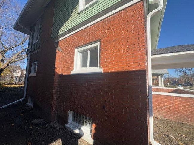 Exterior side 2 | Image 4