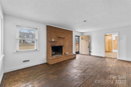 326 Neal Dr, Charlotte, NC, 28213-5640 | Card Image