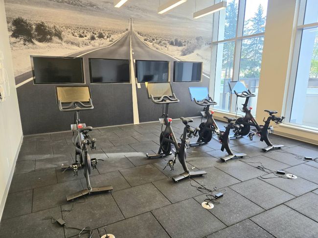 Exercise room featuring baseboards and a healthy amount of sunlight | Image 20
