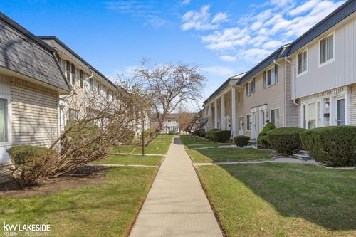 28372 Universal Dr, Warren, MI, 48092-2439 | Card Image