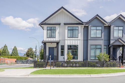 19767 75b Ave, Langley, BC, V2Y4A1 | Card Image