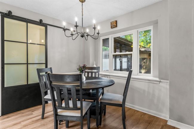 breakfast area | Image 21