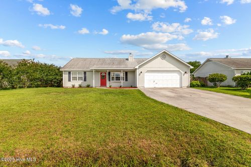 425 Dion Dr, Hubert, NC, 28539-4536 | Card Image