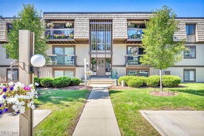 D-12 - 9540 Cove Drive, Condo with 2 bedrooms, 2 bathrooms and null parking in North Royalton OH | Image 1