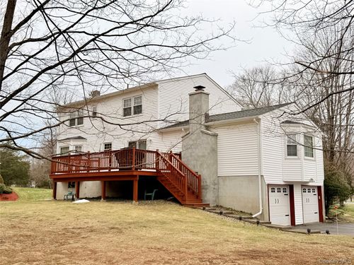2 Eisenhower Ct, East Fishkill, NY, 12533-5634 | Card Image