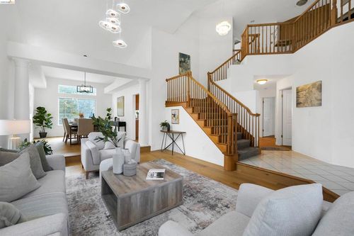 4080 4080 Woodstock Rd., Hayward, CA, 94542-2255 | Card Image