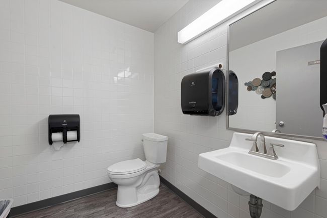 Bathroom | Image 12