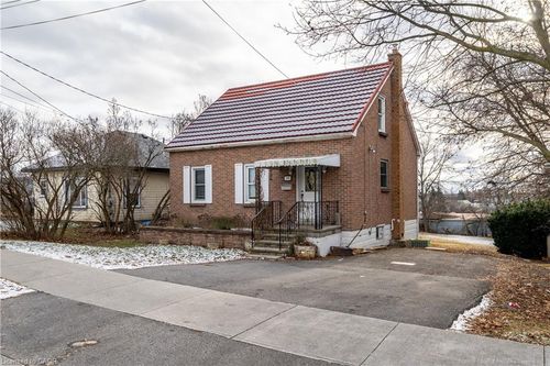 29 Donald St, Belleville, ON, K8P2J1 | Card Image