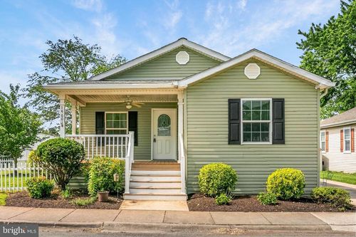 14601 Northwest Pl, CHANTILLY, VA, 20151-3924 | Card Image