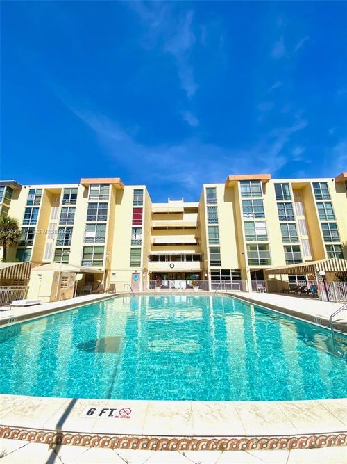 226-210 172nd St, Sunny Isles Beach, FL, 33160-3421 | Card Image