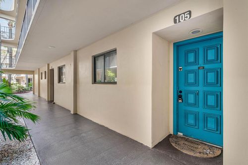 105-5190 Las Verdes Cir, Delray Beach, FL, 33484-8070 | Card Image