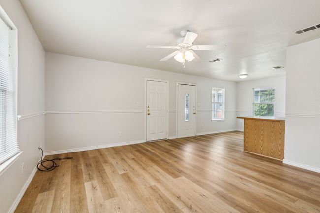 1113 E Jones St, House other with 3 bedrooms, 2 bathrooms and null parking in Sherman TX | Image 4