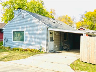 104 S 14th Place, House other with 3 bedrooms, 1 bathrooms and null parking in Clear Lake IA | Image 2