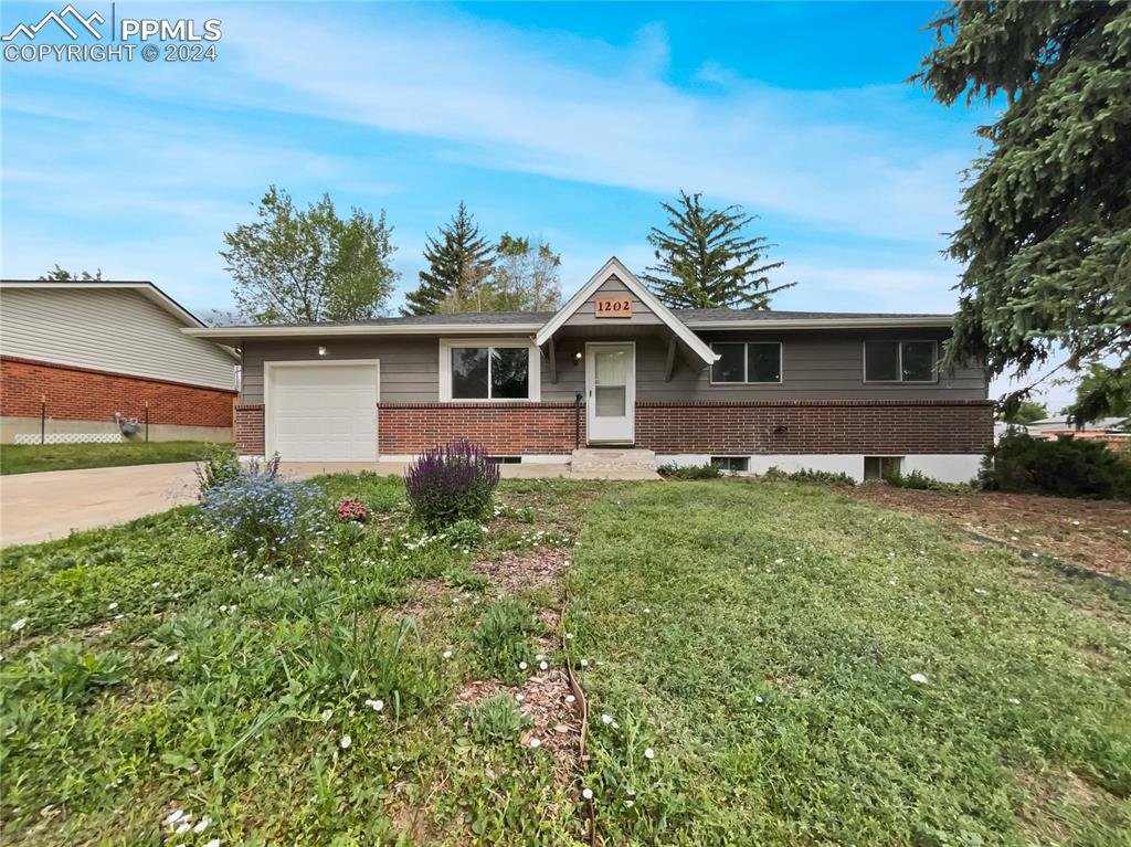 Rainier Dr, Colorado Springs, CO 80910