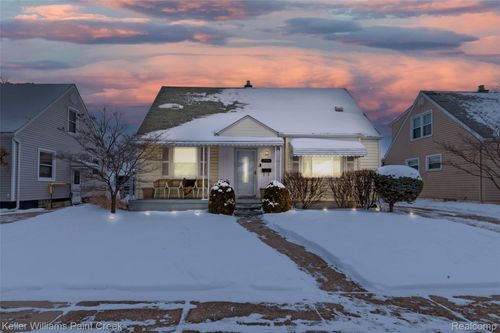 25156 Fortuna St, Roseville, MI, 48066-3797 | Card Image