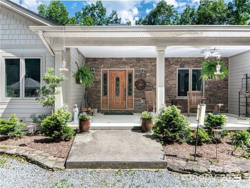 1468 Mount Olivet Rd, Zirconia, NC, 28790-6784 | Card Image