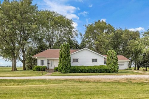 494 1750th Ave, Mount Pulaski, IL, 62548-6643 | Card Image