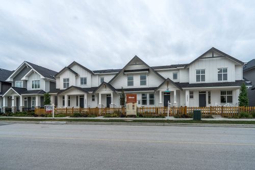 20521 76 Ave, Langley, BC, V2Y3T1 | Card Image