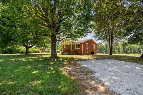 1063 Cedar Creek Rd, Vanleer, TN, 37181-5102 | Card Image