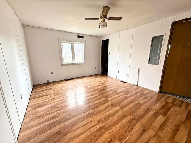 36 Selkirk Ave, House other with 3 bedrooms, 2 bathrooms and null parking in Hughenden AB | Image 5