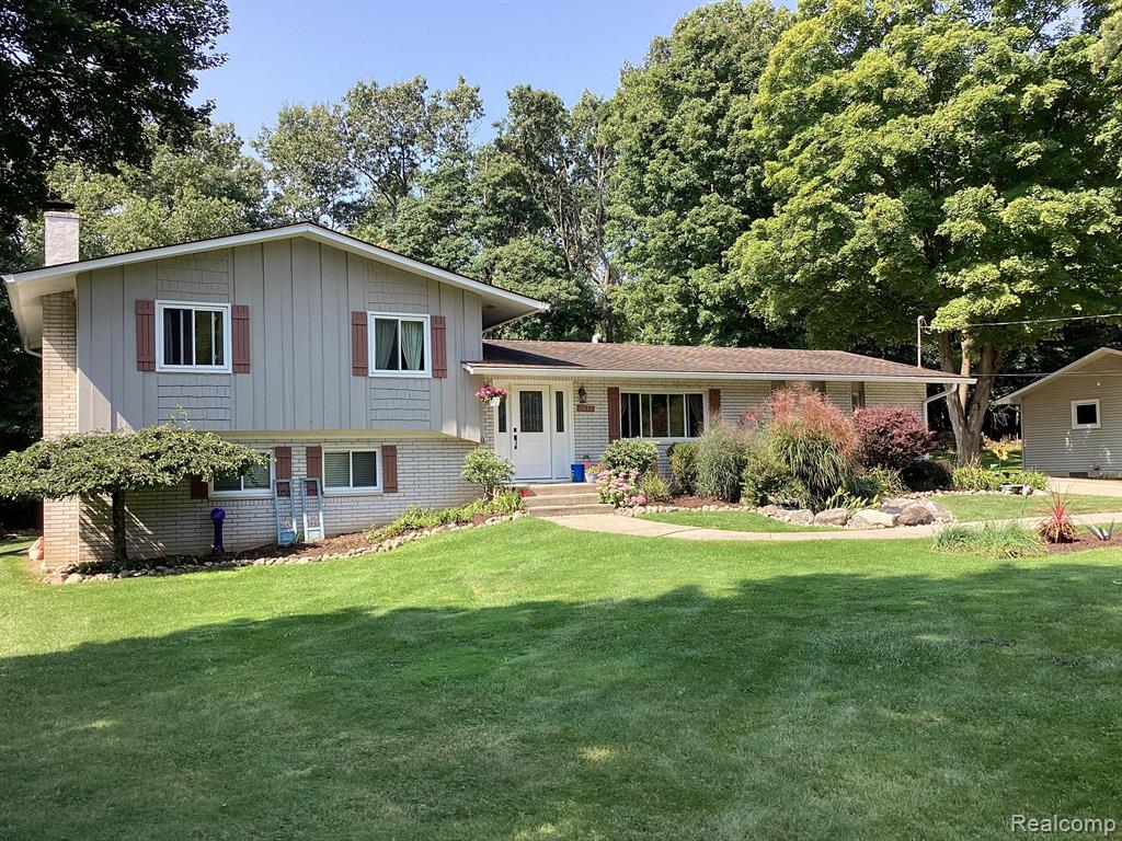 Tipsico Lake Rd, Hartland, MI 48353 #1