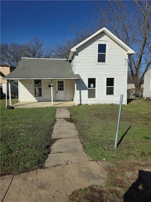 604 S Market St, Holden, MO, 64040-1432 | Card Image