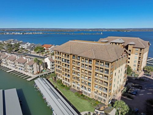 unit-33-1000 The Cape Rd, Horseshoe Bay, TX, 78657-6444 | Card Image