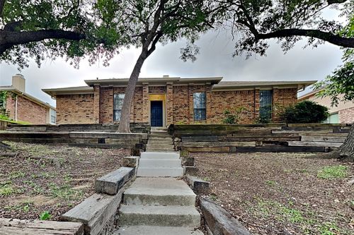 1724 Saint James Dr, Carrollton, TX, 75007-3027 | Card Image