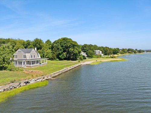 1366 Gardners Neck Rd, Swansea, MA, 02777-2821 | Card Image