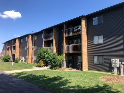 apt-327-651 Virginia Rd, Crystal Lake, IL, 60014-3104 | Card Image
