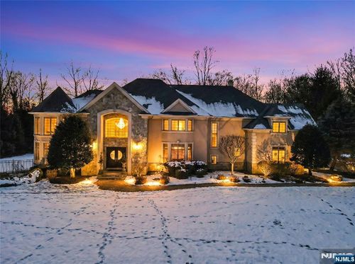 2 Stewart Ct, Old Tappan, NJ, 07675-7068 | Card Image