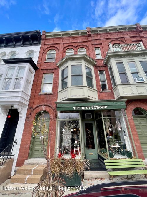 3-426 Warren St, Hudson, NY, 12534-2494 | Card Image