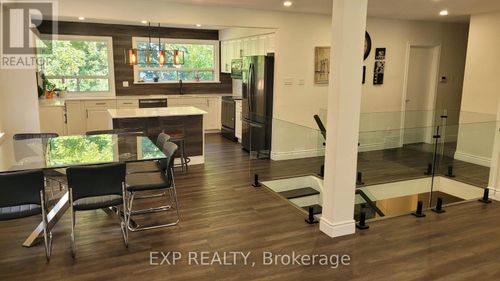 52 Lloydminster Cres, Toronto, ON, M2M2S1 | Card Image