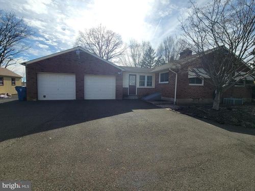 969 Lower State Rd, CHALFONT, PA, 18914-3411 | Card Image