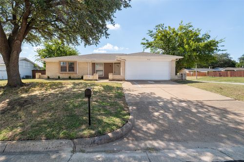 908 Highcrest Ct, Arlington, TX, 76017-6030 | Card Image
