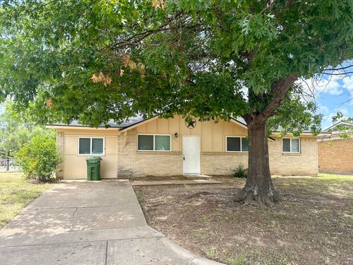 701 Tanglewood Dr, Hurst, TX, 76053-7009 | Card Image
